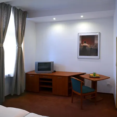 Pensión Hacienda Ranchero 3*